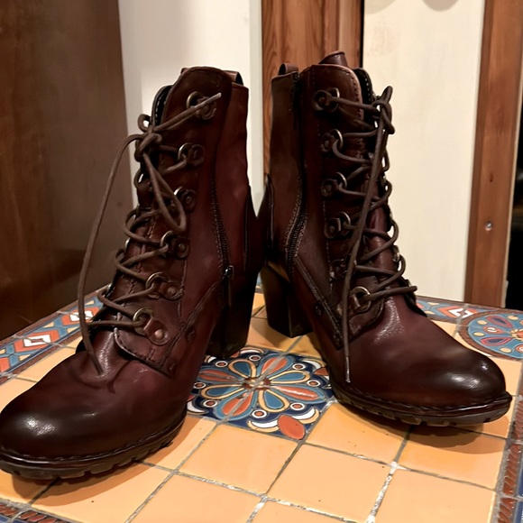 Bugatti ankle boots, NWOT - Picture 2 of 6